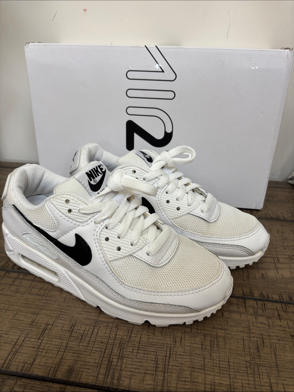 Like New! Nike White and Black Air Max Sneakers Size 6.5